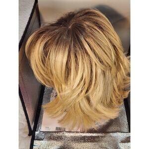 NWT HONEY Blonde Kimble Chloe Mid-Length Textured Shag Wig $450 Heat Friendly